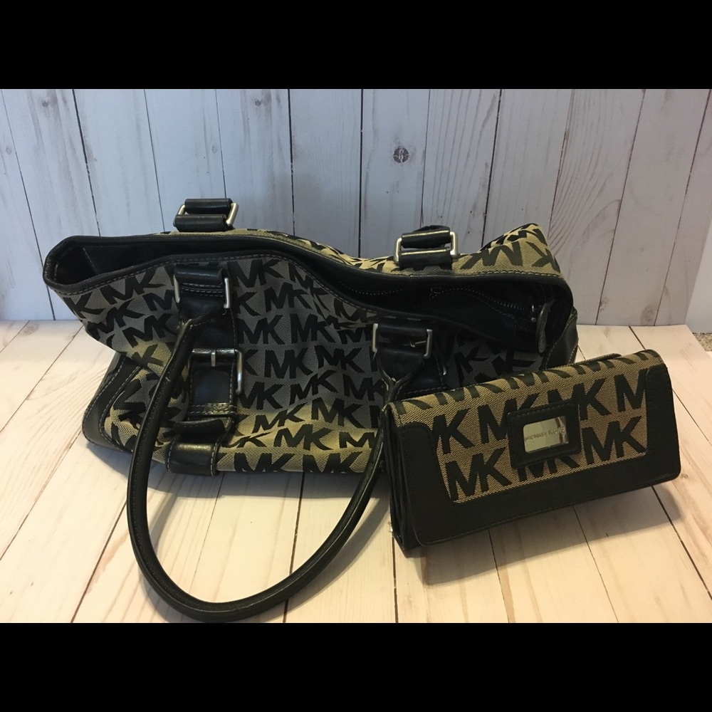 Michael Kors Purse and matching wallet